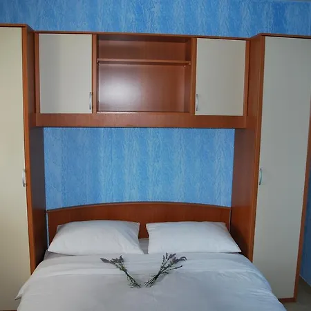 Lunaris 마슬리니카